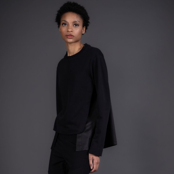 BASIC BLACK BLOUSE